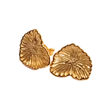 Aretes Broquel Coral Corazón Dorado